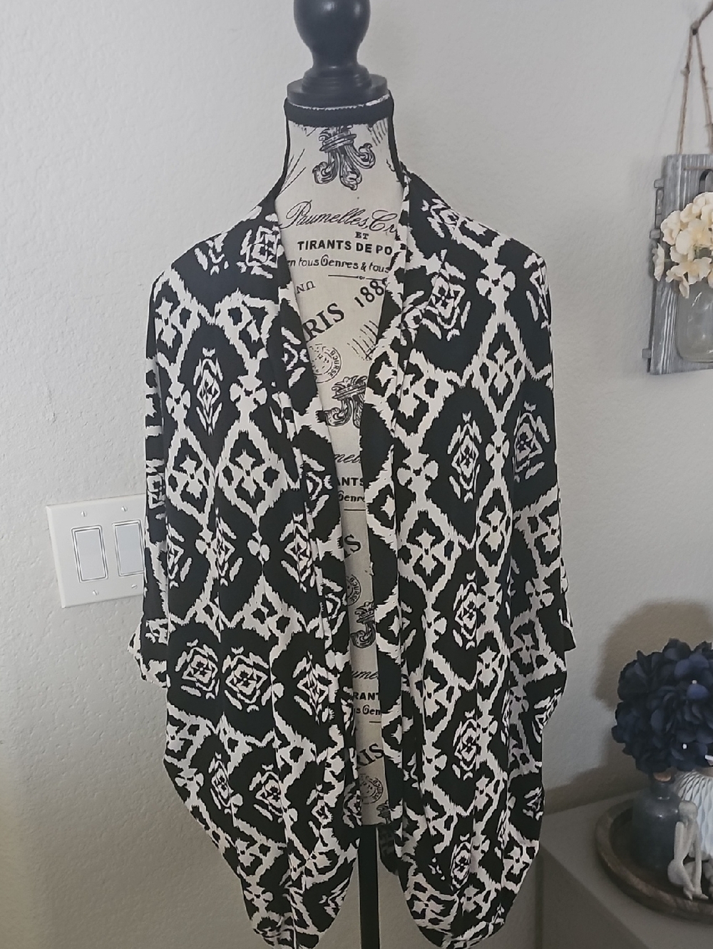 Eye Candy Black and White Geometric Open Cardigan